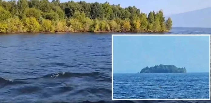 Canada-Mysterious-island