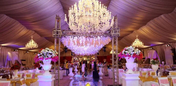 hall-696x342