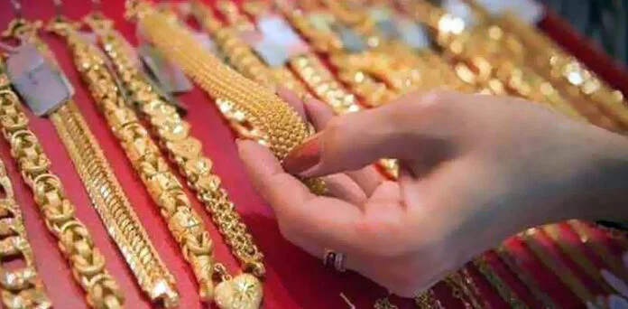 ملک میں سونے اور چاندی کی قیمت ہزاروں روپے کم ہوگئی