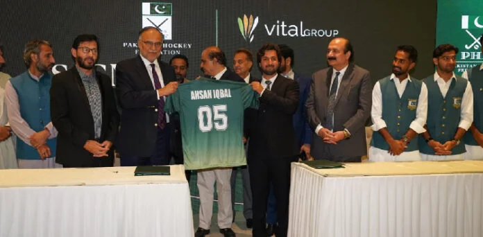 ahsan-iqbal-1-696x342