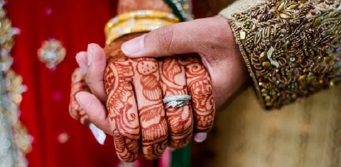 groom-bride-696x342 (1)